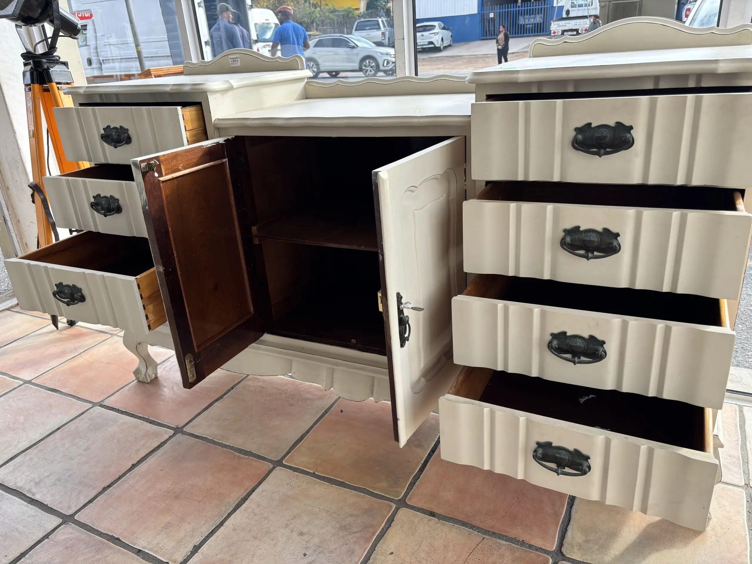 Vintage Painted Imbuia Sideboard with 8 Drawers & Key - Image 3
