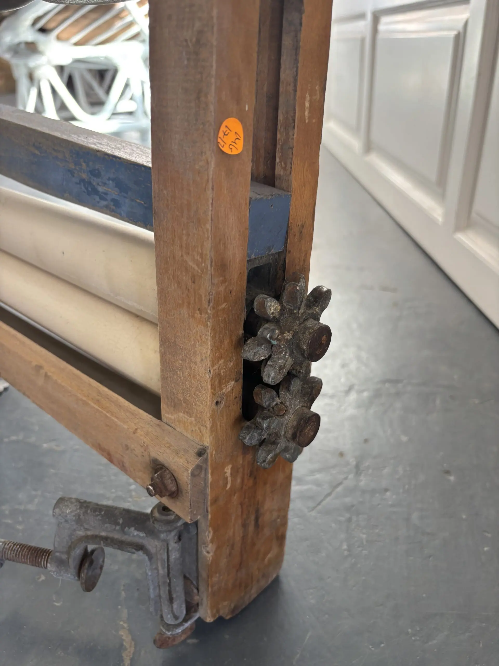 Vintage Record NR260 Hand-Crank Laundry Mangle Press - Image 2
