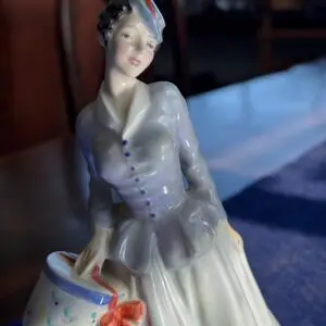 Royal Doulton "Midinette" HN2090 Porcelain Figurine c1951
