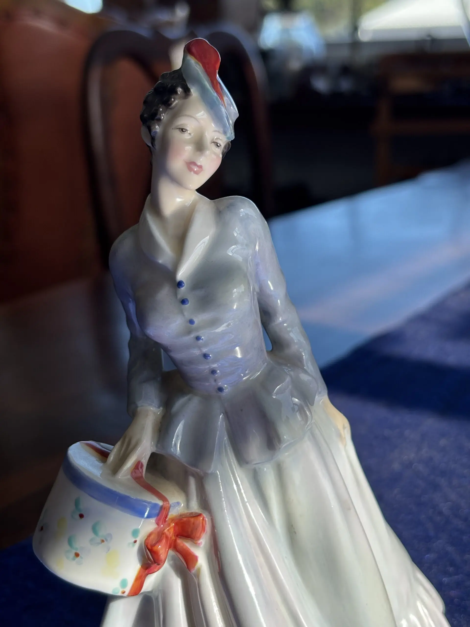 Royal Doulton "Midinette" HN2090 Porcelain Figurine c1951