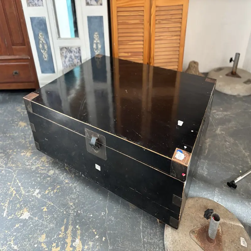 Black Oriental Style Coffee Table Storage Chest (wheels) - Image 5