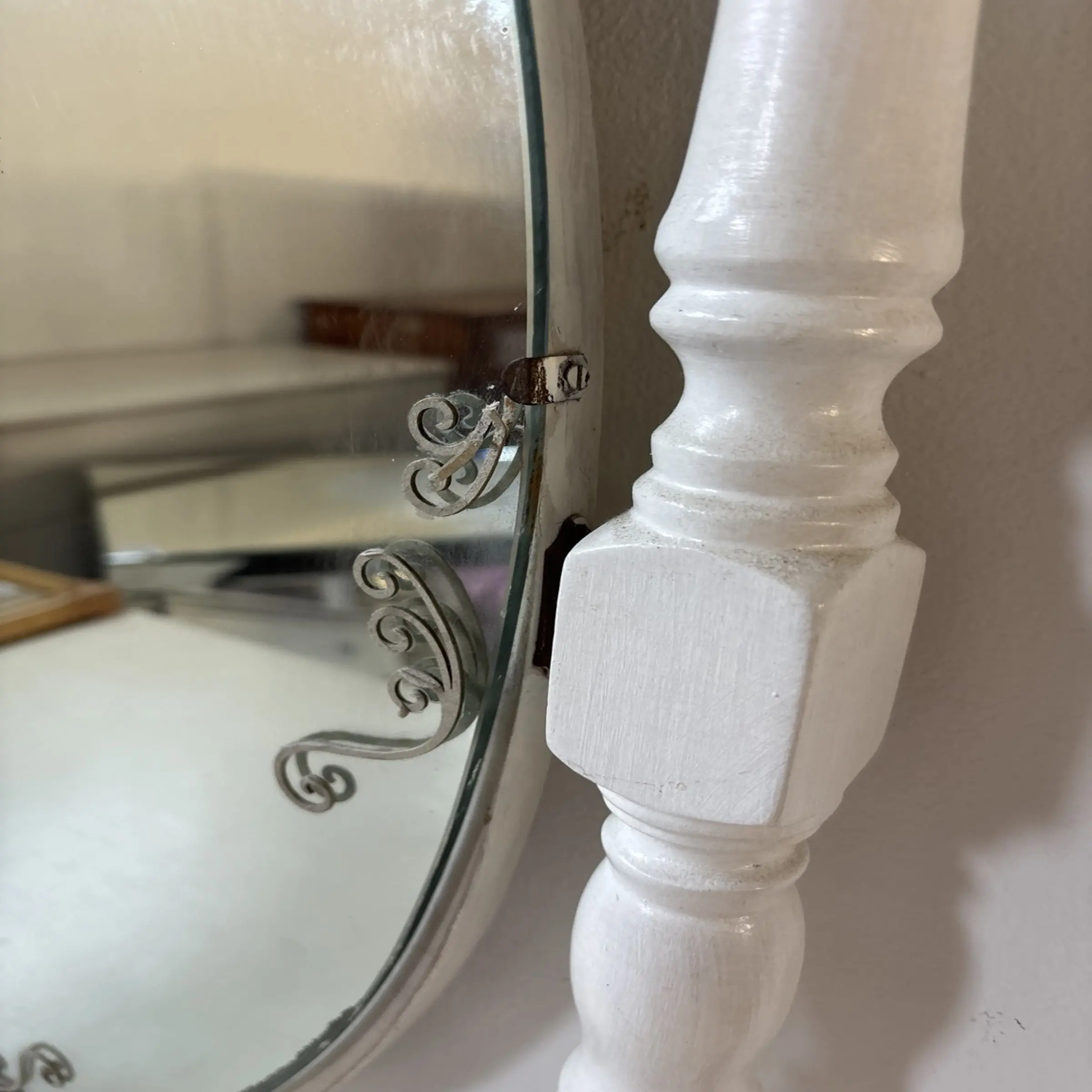 White Vintage Dressing Table with Oval Mirror & 2 Drawers - Image 4
