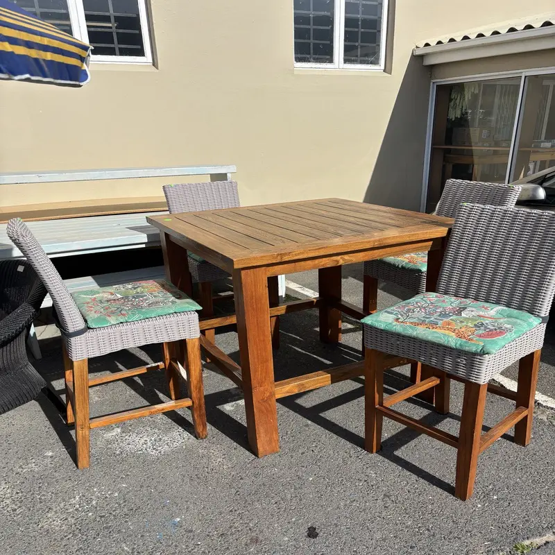Solid Teak Outdoor Bar Table & 4 Wicker Bar Chairs - Image 4