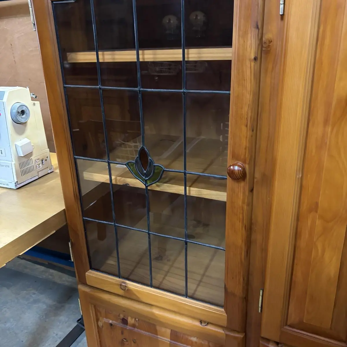 Oregon 6 Door Display & Storage Cabinet - Image 4