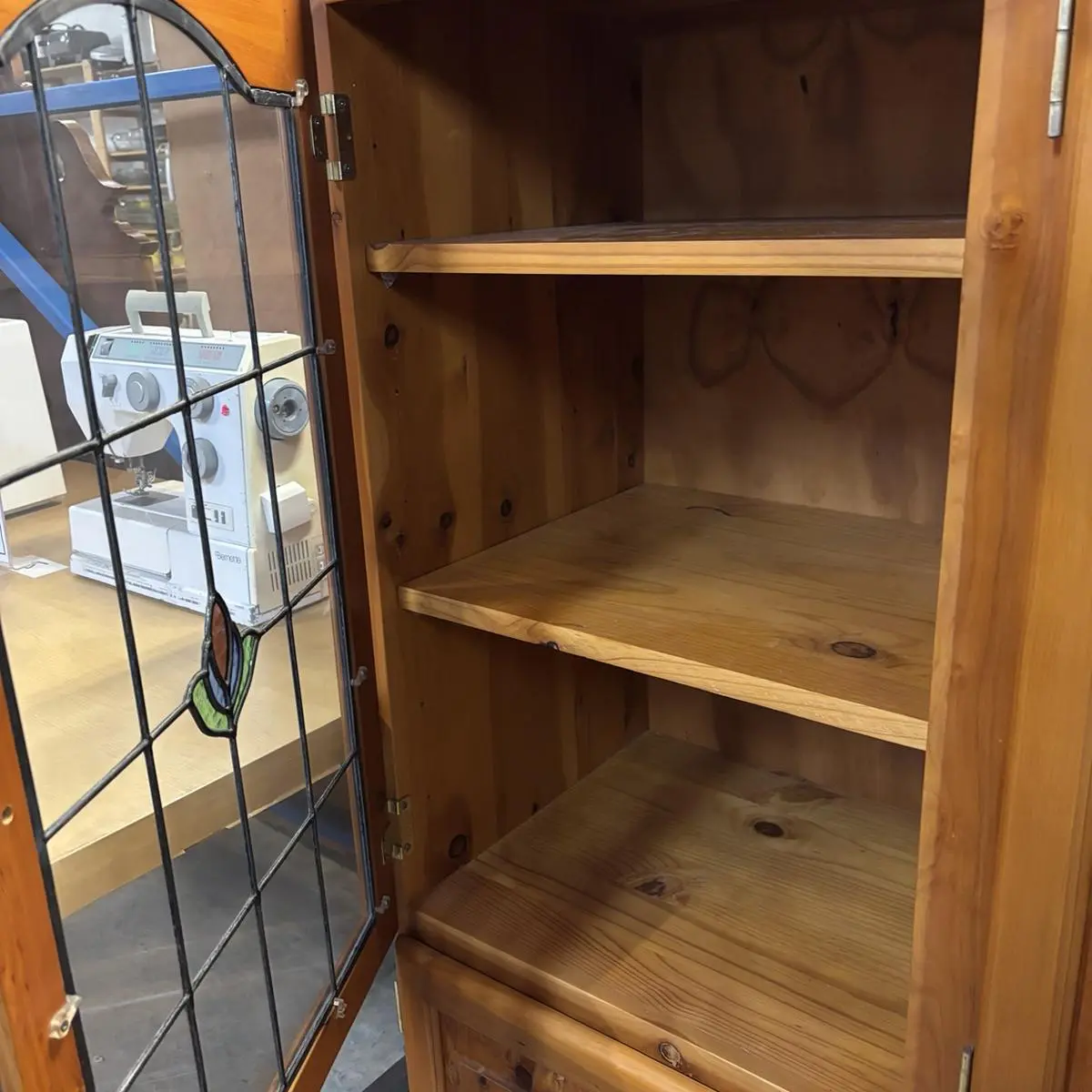 Oregon 6 Door Display & Storage Cabinet - Image 3