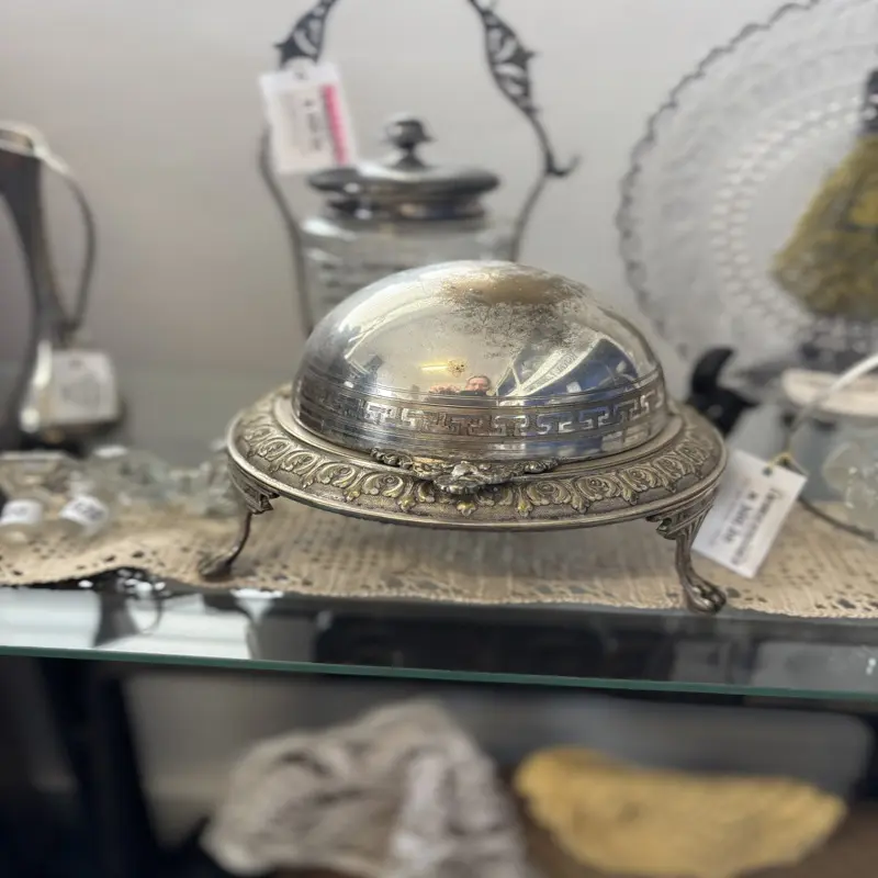 Vintage Silver Plated Domed Butter Dish with Blue Glass Liner - Image 3