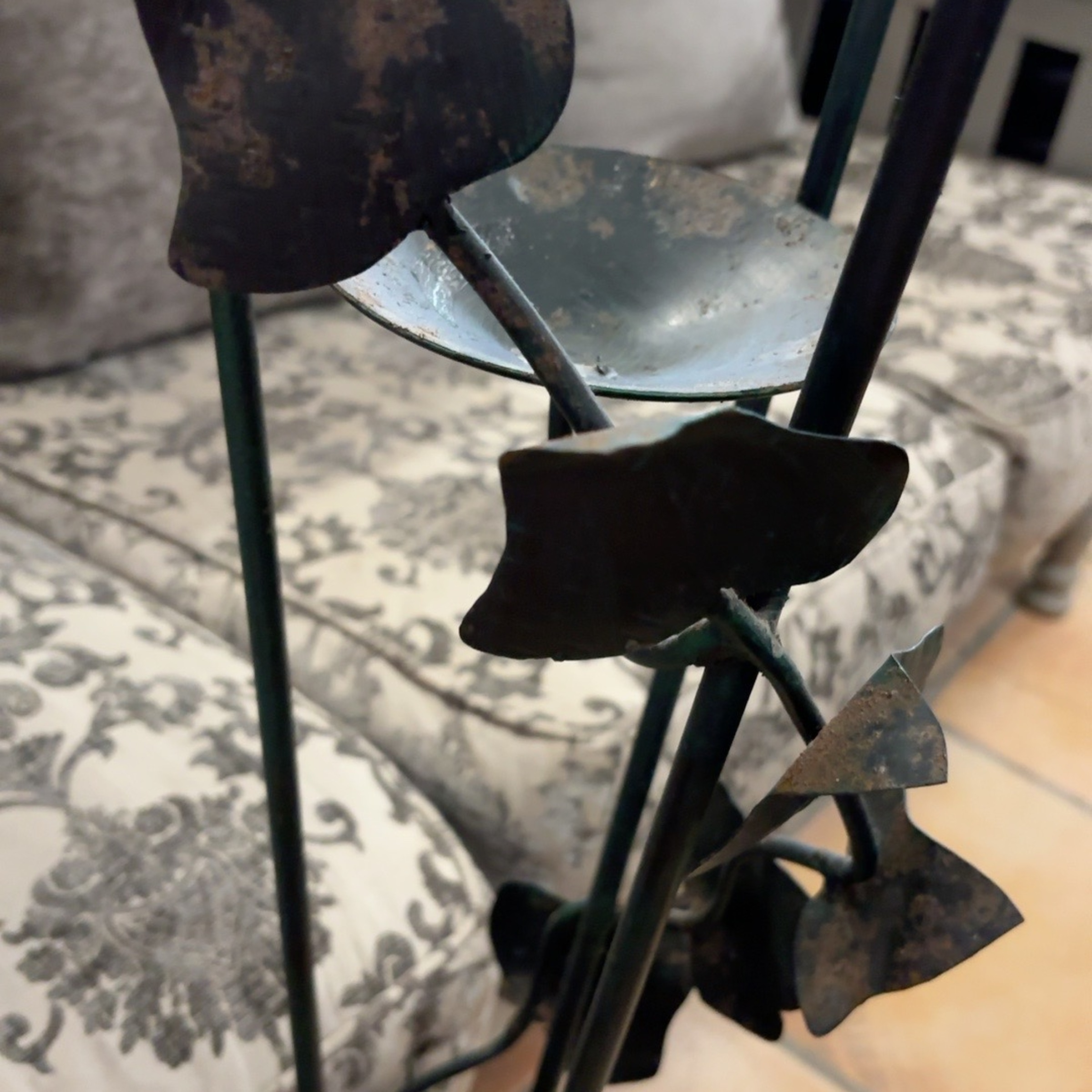 Decorative Glass Birdbath on Metal Leaf Stand - Image 4