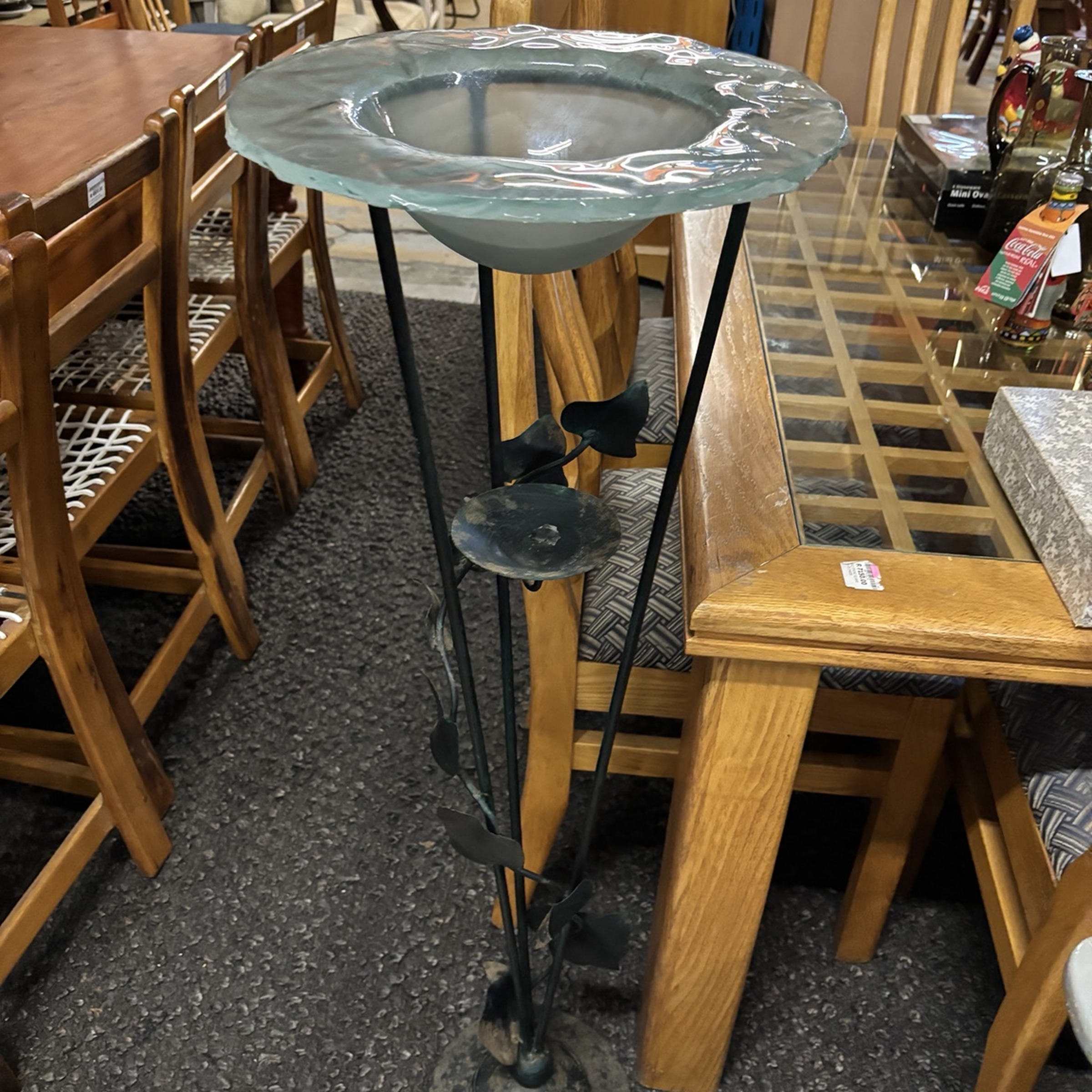 Decorative Glass Birdbath on Metal Leaf Stand - Image 3