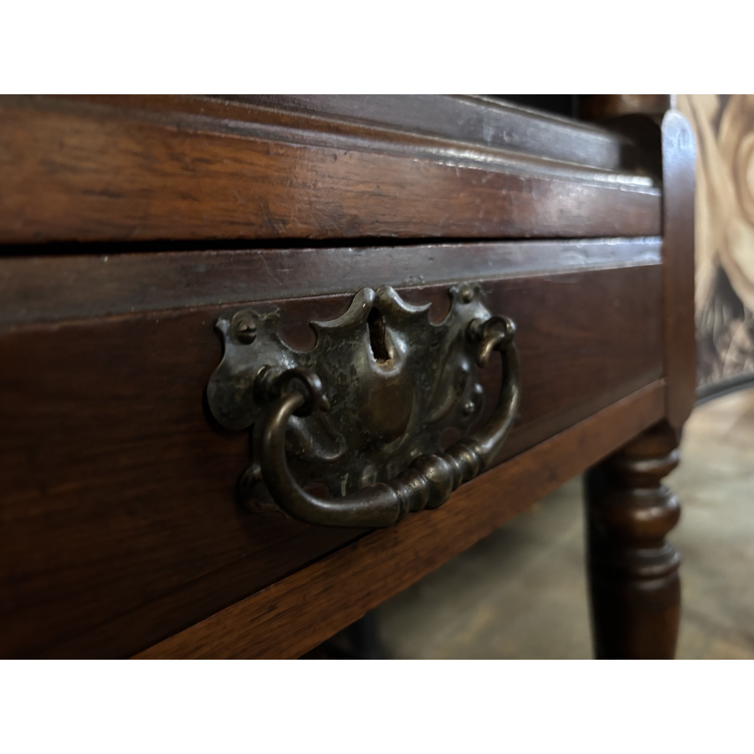 Carved Mahogany 3-Tier Server with Mirror - Image 3
