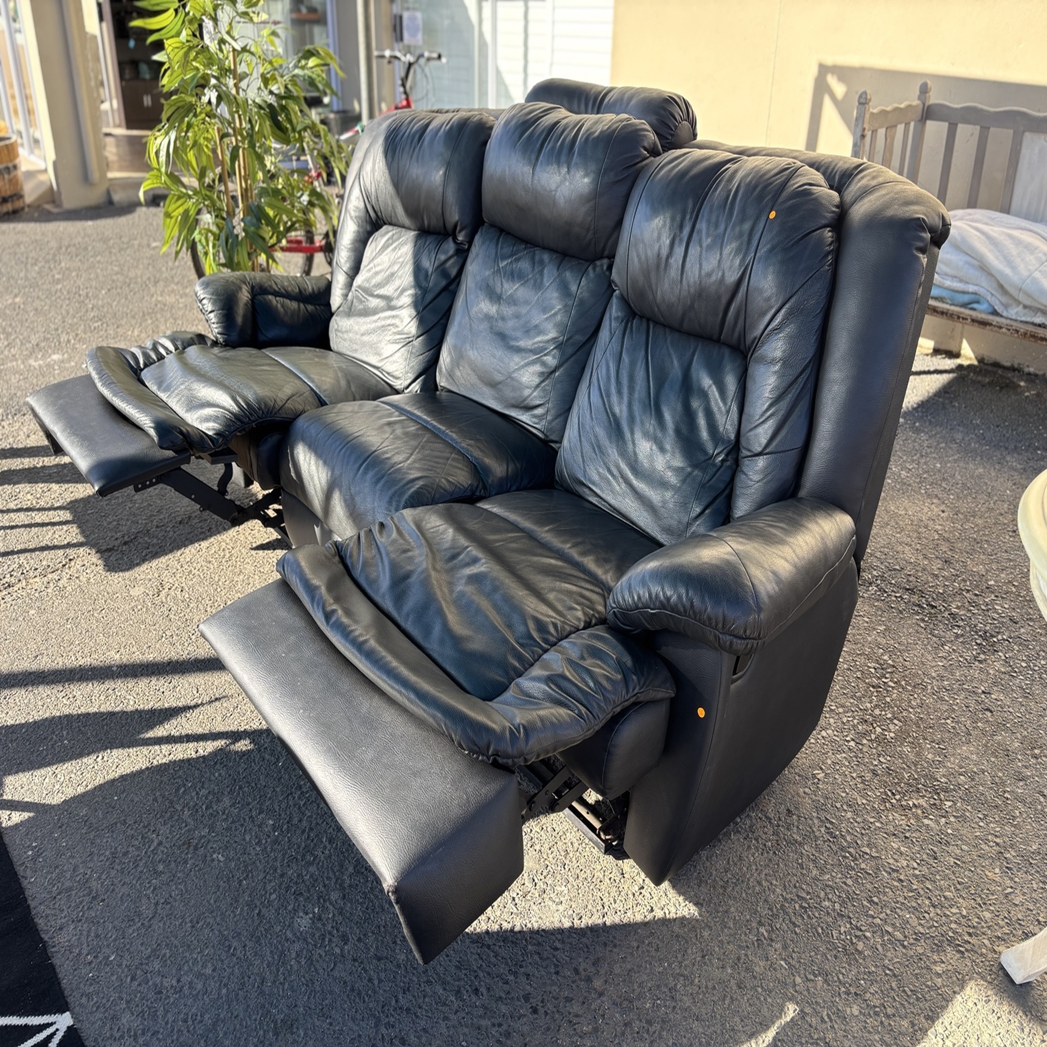 Black Alpine Leather 3-Seater Recliner Couch - Image 3