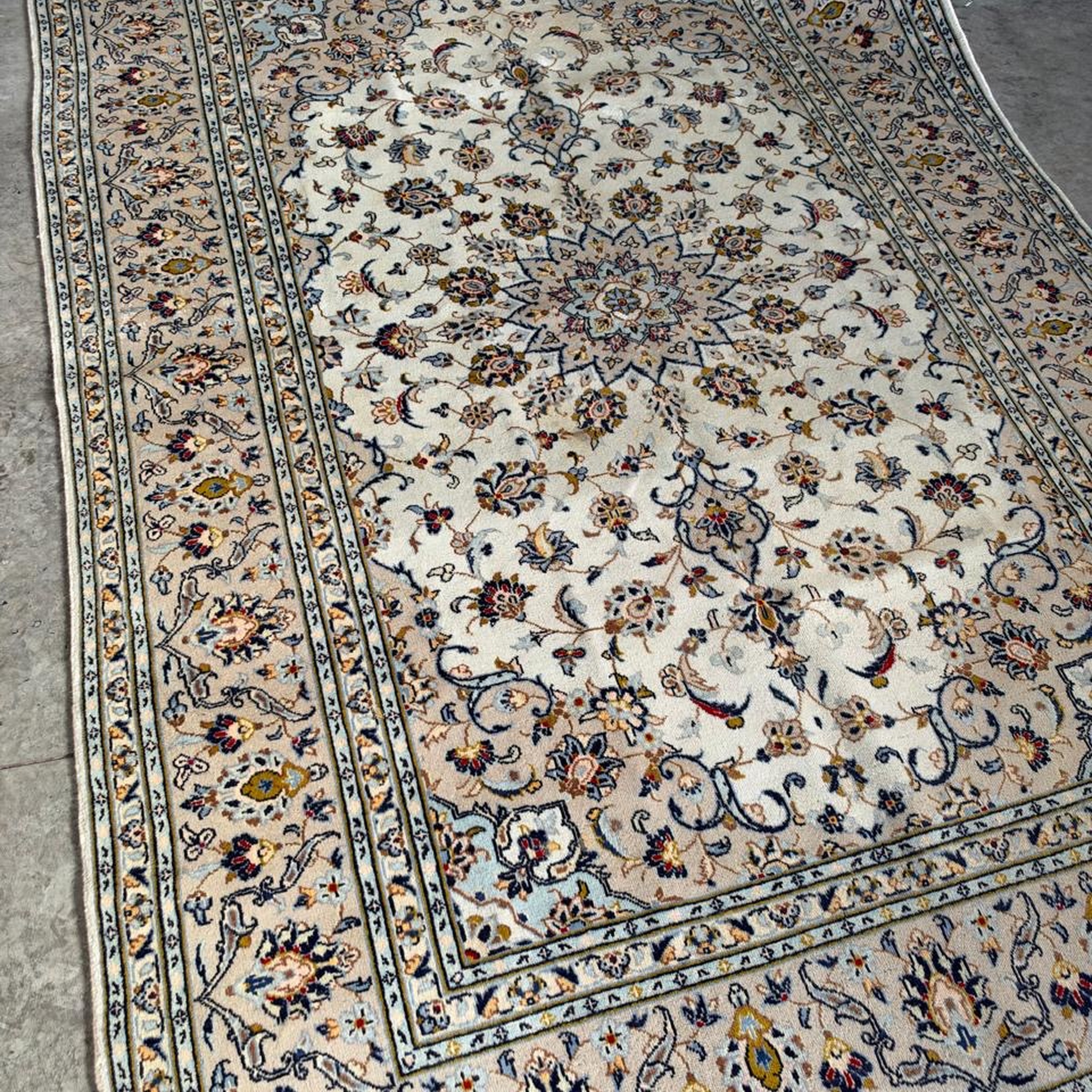 Elegant Persian Kashan-Style Ivory Floral Medallion Carpet - Image 5