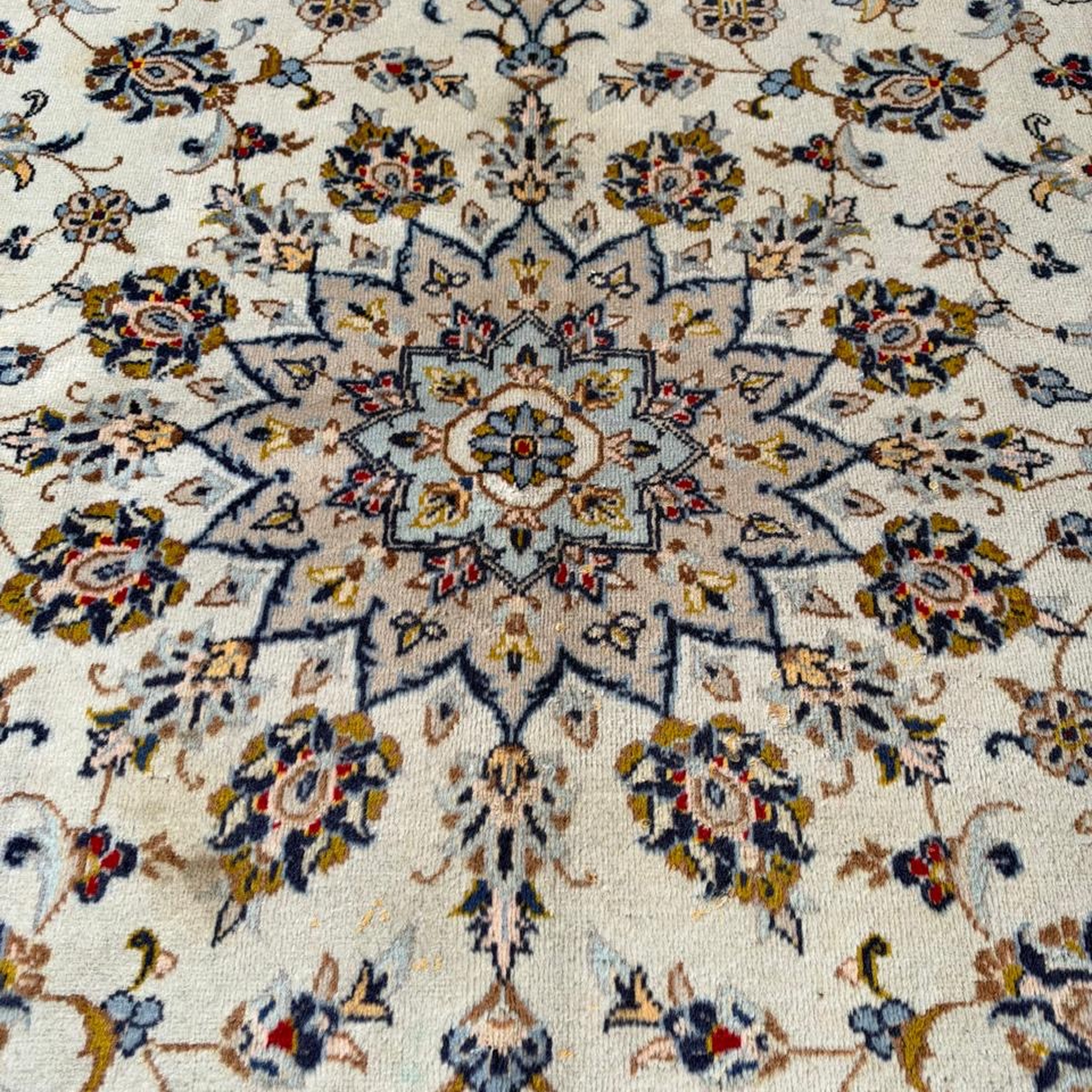 Elegant Persian Kashan-Style Ivory Floral Medallion Carpet - Image 2