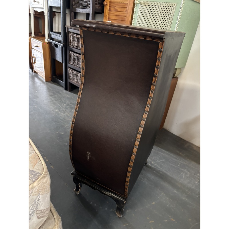 Vintage-Style Faux Leather Bombe Chest of 5 Drawers - Image 5