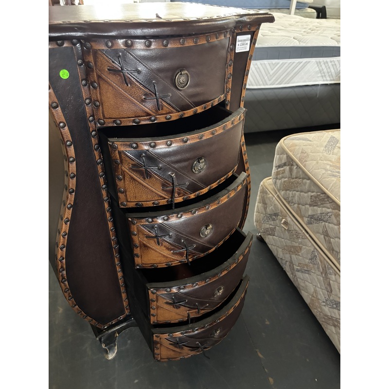 Vintage-Style Faux Leather Bombe Chest of 5 Drawers - Image 2