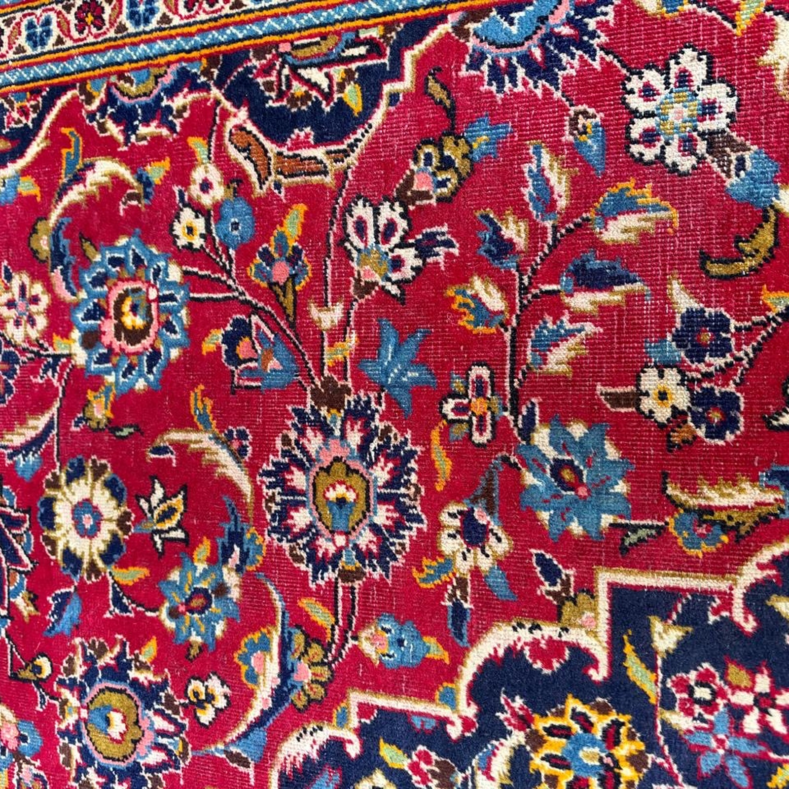 Traditional Persian-Style Red Floral Medallion Carpet - Image 3