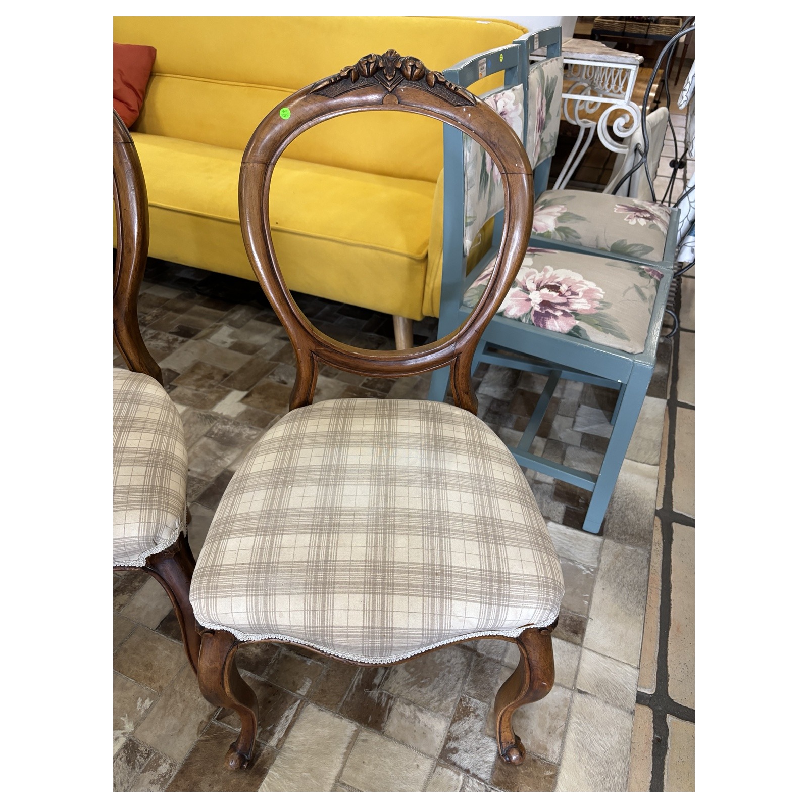 Pair of Vintage Carved Balloon Back Dining Chairs - Image 2